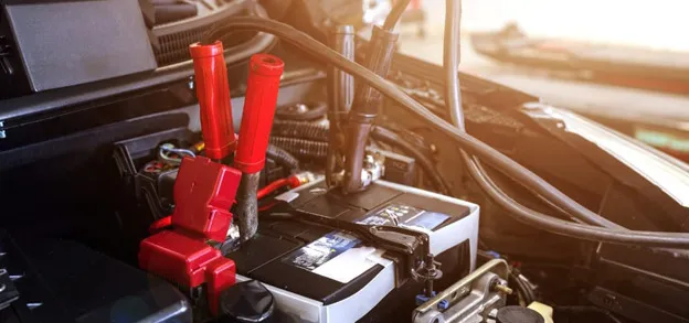 Autobatterie-Service bei Premio Reifen + Autoservice